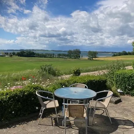 Main House - Rolsø Retreat Feriehus Knebel